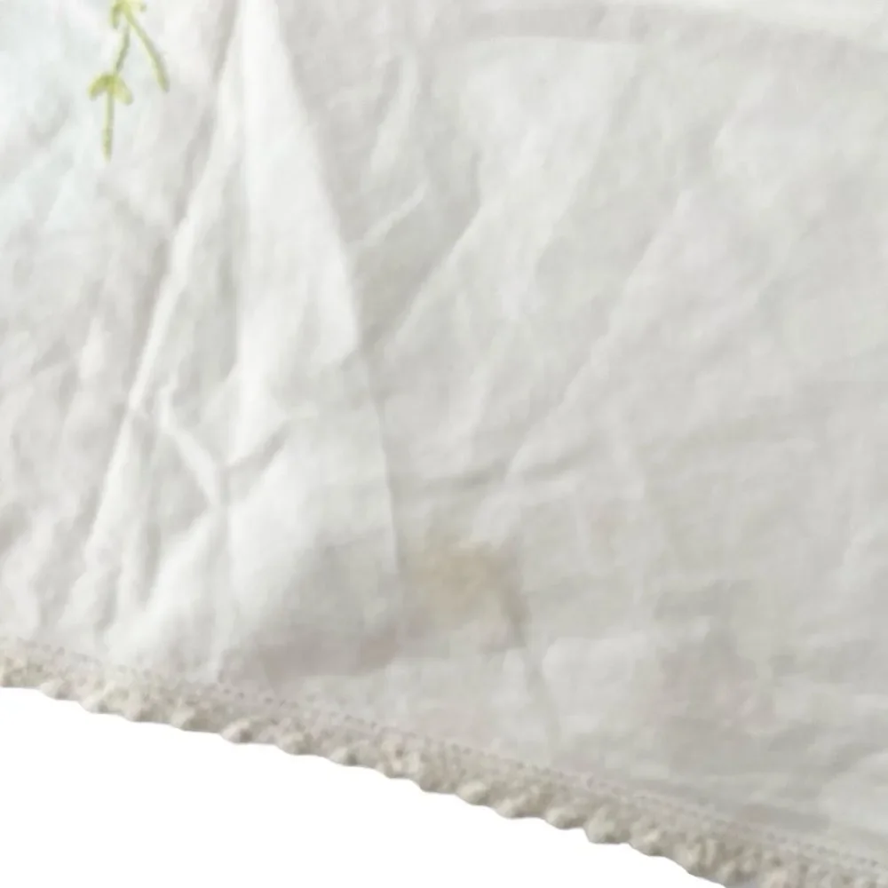 VTG Elegant Vintage Floral Embroidered Linen Table Runner, Dresser Scarf in OS